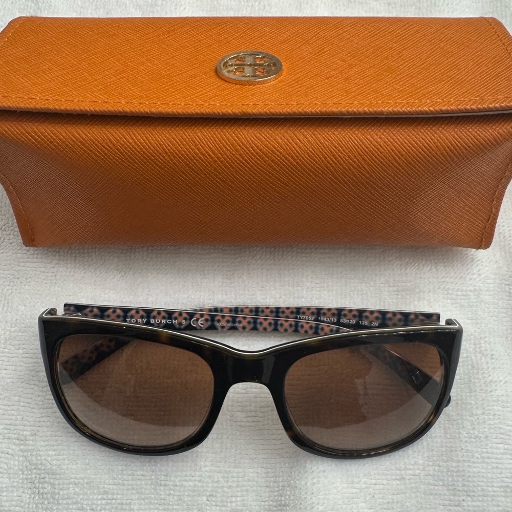 Tory Burch Sunglasses style TY7052